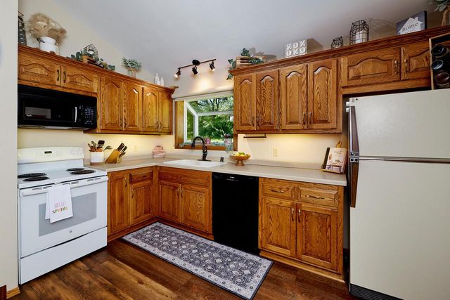 W278S8705 Lookout LANE, Mukwonago, WI 53149