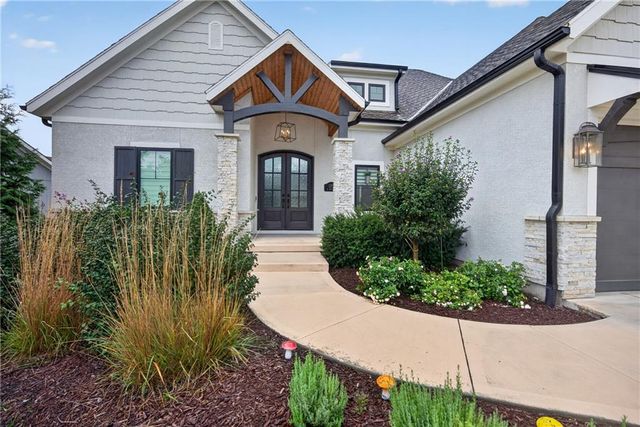 12501 W 169th Street, Overland Park, KS 66221