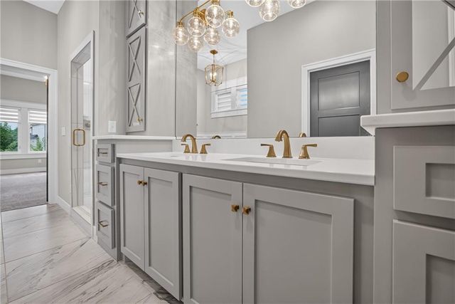 12501 W 169th Street, Overland Park, KS 66221
