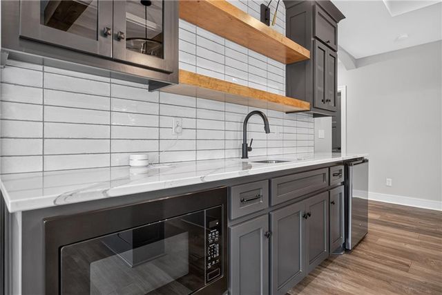 12501 W 169th Street, Overland Park, KS 66221