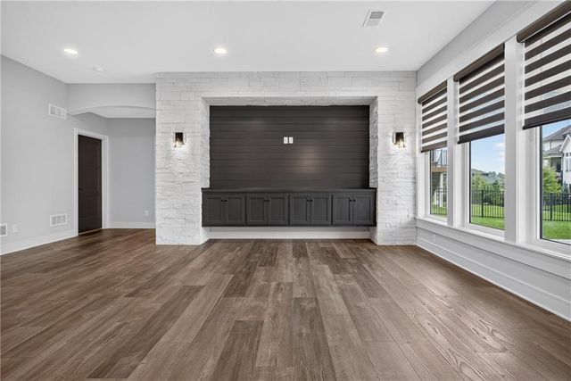 12501 W 169th Street, Overland Park, KS 66221