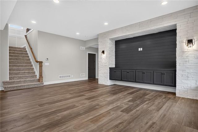 12501 W 169th Street, Overland Park, KS 66221