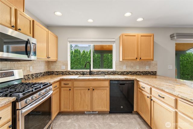 7614 138th Street Ct E, Puyallup, WA 98373