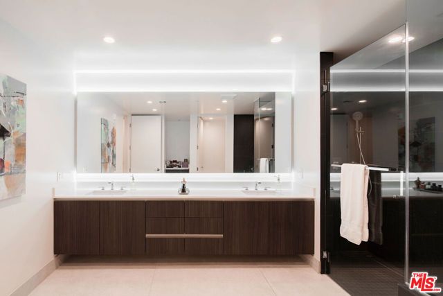 724 N Croft Avenue 108, Los Angeles, CA 90069