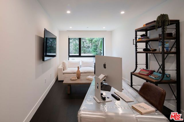 724 N Croft Avenue 108, Los Angeles, CA 90069