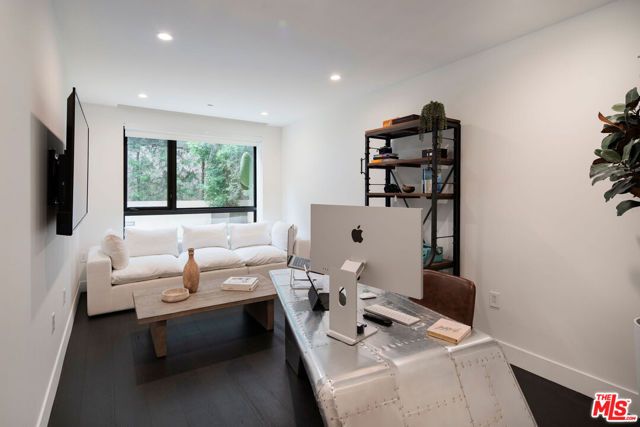 724 N Croft Avenue 108, Los Angeles, CA 90069