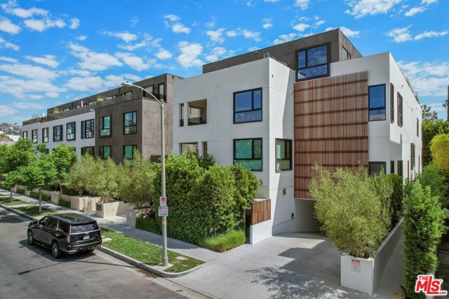 724 N Croft Avenue 108, Los Angeles, CA 90069
