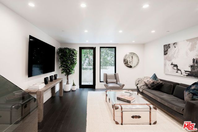 724 N Croft Avenue 108, Los Angeles, CA 90069