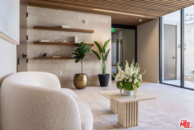724 N Croft Avenue 108, Los Angeles, CA 90069