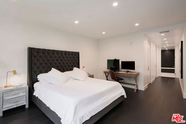 724 N Croft Avenue 108, Los Angeles, CA 90069