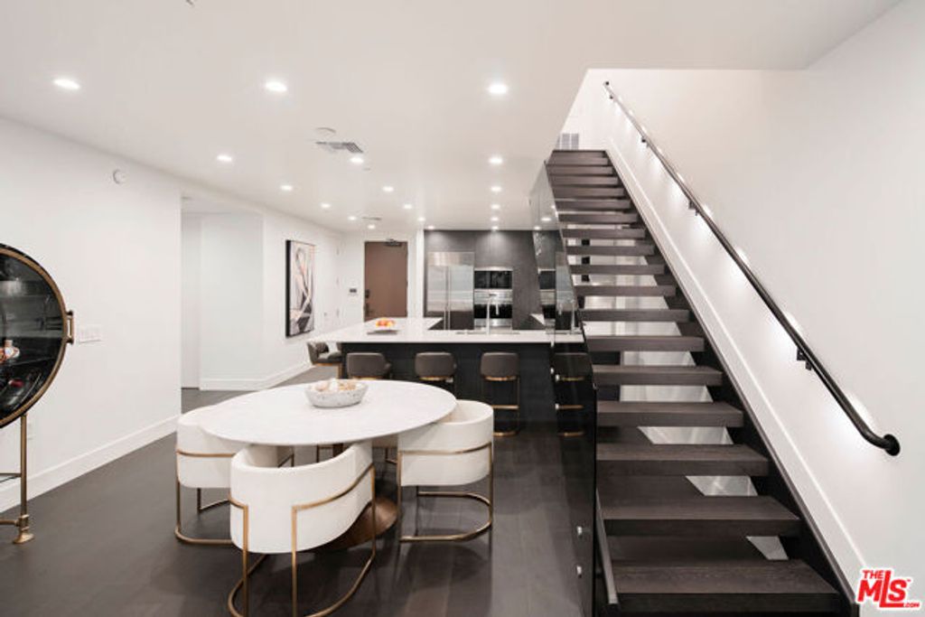 724 N Croft Avenue 108, Los Angeles, CA 90069