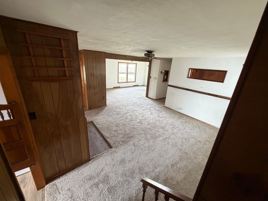 Image 11 of property listing at 3580 Odin Road, Odin, IL 62870