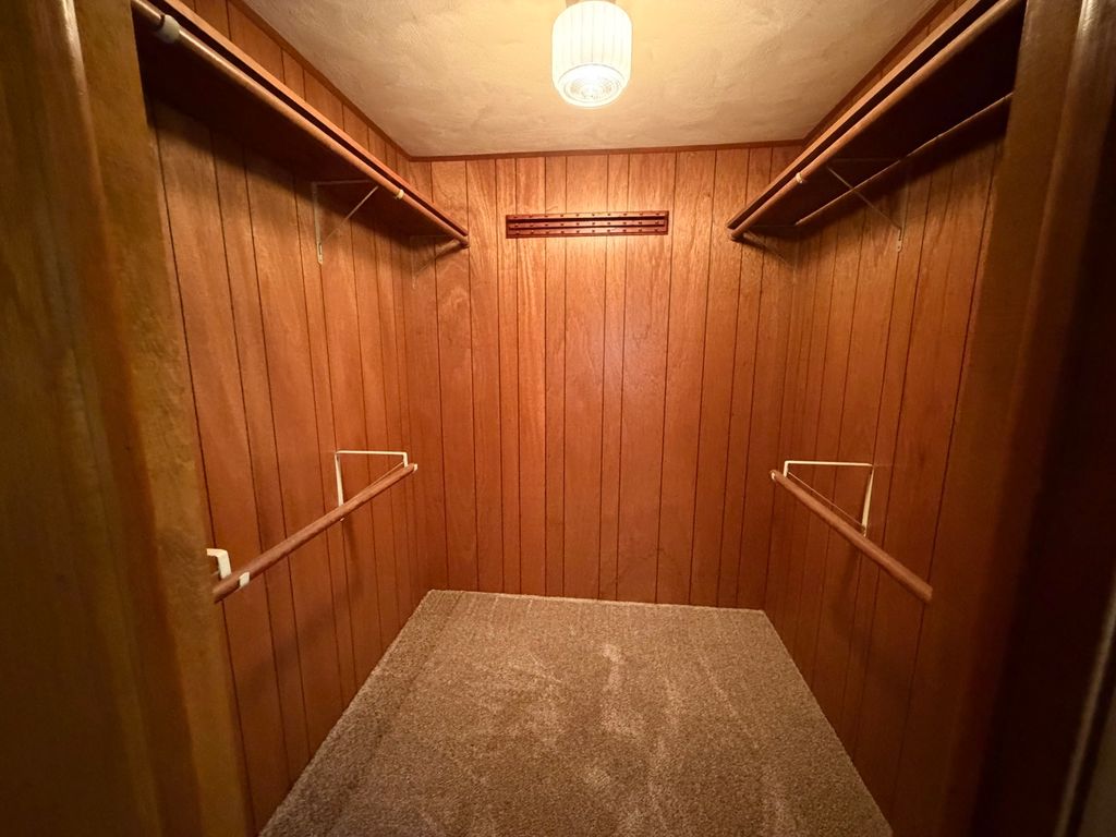 Image 15 of property listing at 3580 Odin Road, Odin, IL 62870