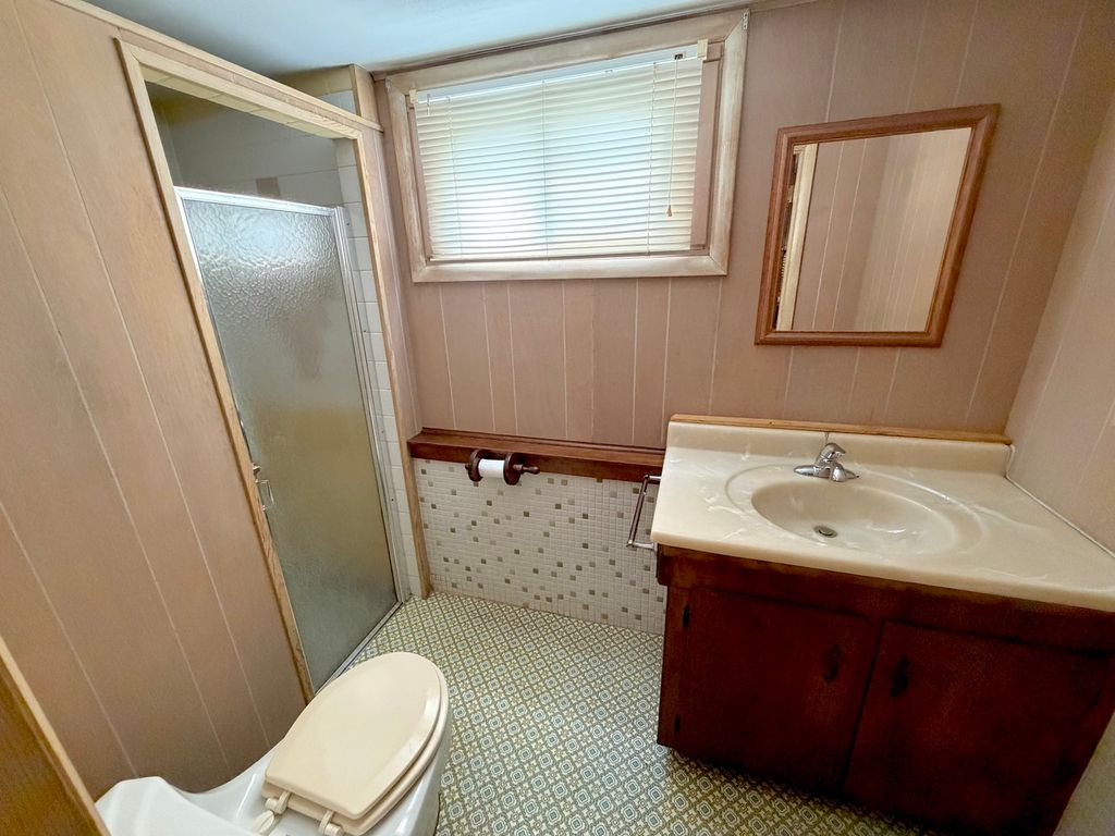 Image 18 of property listing at 3580 Odin Road, Odin, IL 62870