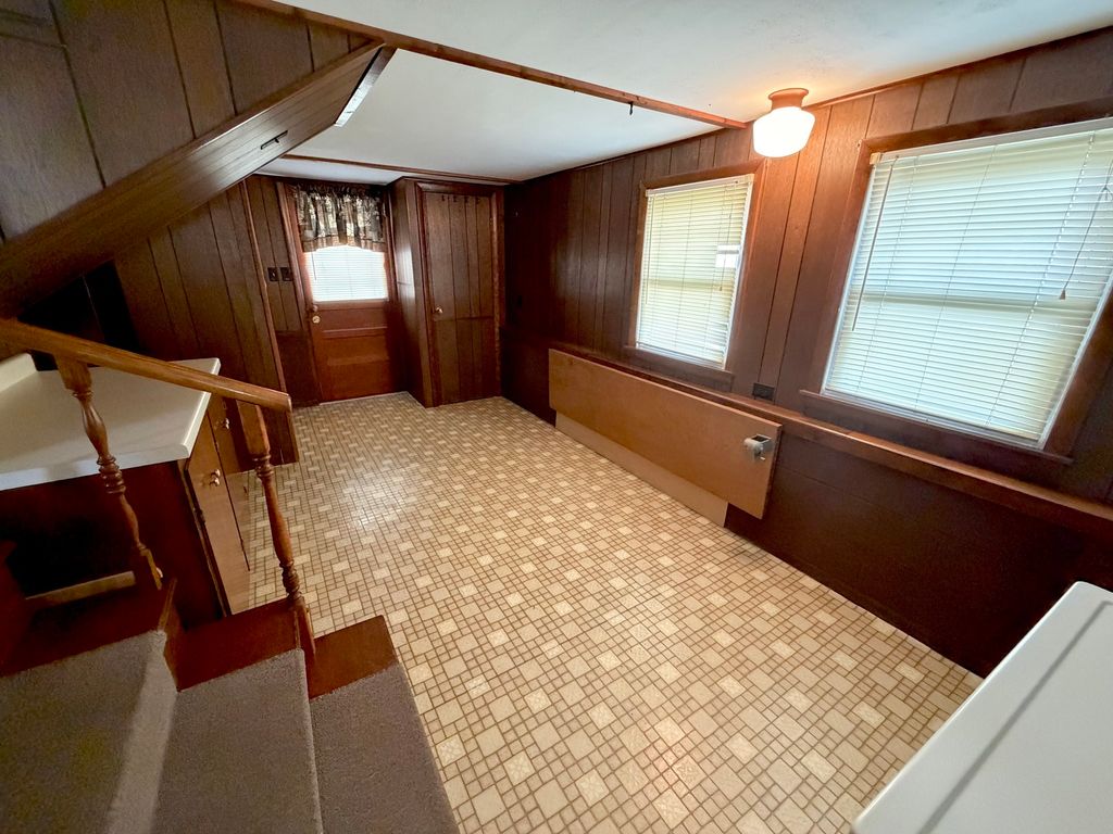 Image 19 of property listing at 3580 Odin Road, Odin, IL 62870