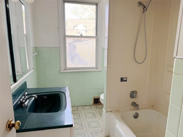 433 Mellon Ave, Baden, PA 15005