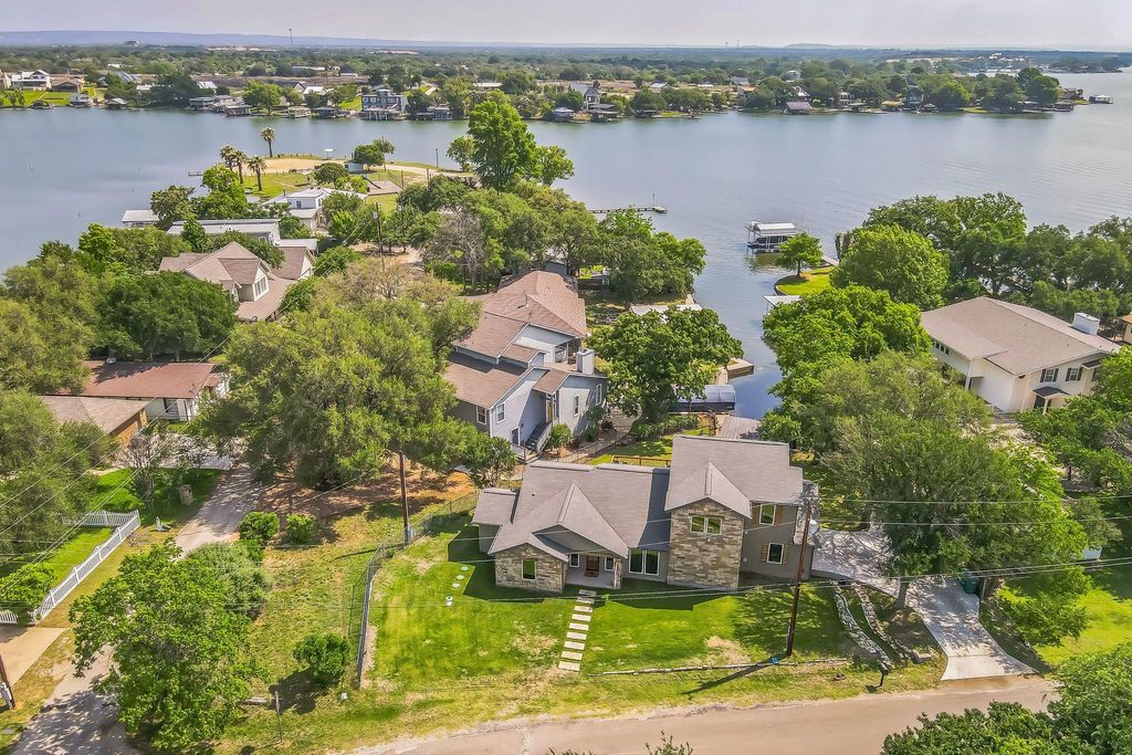 2403 Belaire East LN, Granite Shoals, TX 78654