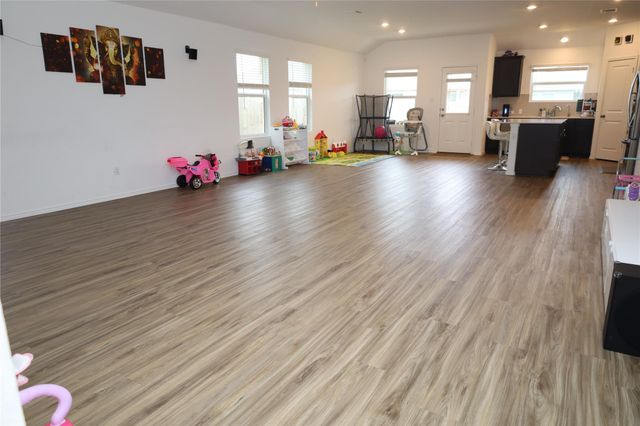 202 Coventry DR, Hutto, TX 78634