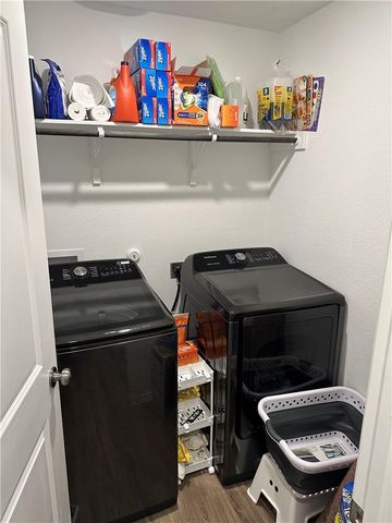 202 Coventry DR, Hutto, TX 78634