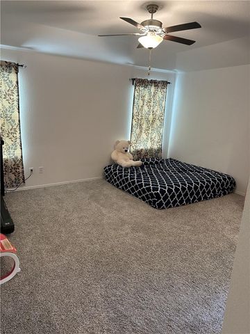 202 Coventry DR, Hutto, TX 78634