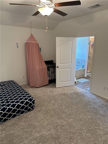 202 Coventry DR, Hutto, TX 78634