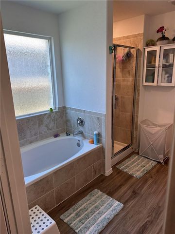 202 Coventry DR, Hutto, TX 78634