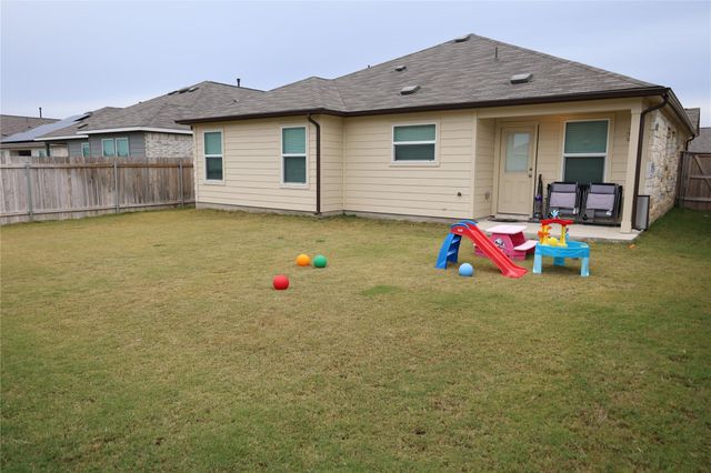 202 Coventry DR, Hutto, TX 78634