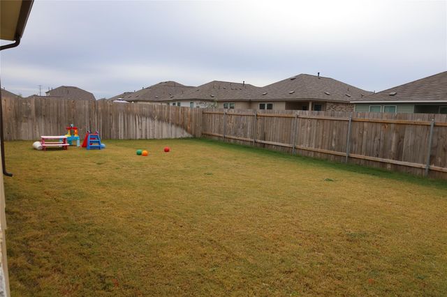 202 Coventry DR, Hutto, TX 78634