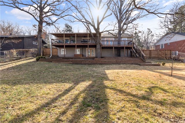 1617 W Shadowridge Drive, Fayetteville, AR 72701