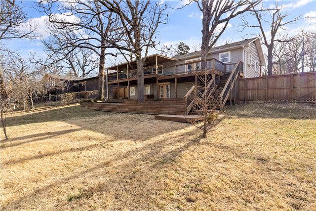 1617 W Shadowridge Drive, Fayetteville, AR 72701