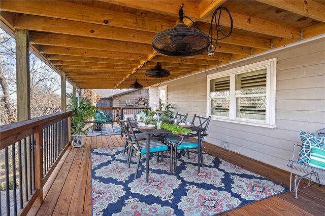 1617 W Shadowridge Drive, Fayetteville, AR 72701