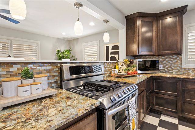 1617 W Shadowridge Drive, Fayetteville, AR 72701