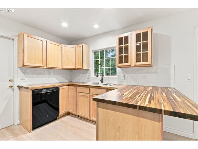 11395 Sw 13TH St, Beaverton, OR 97005