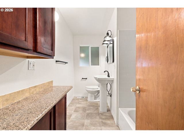 11395 Sw 13TH St, Beaverton, OR 97005