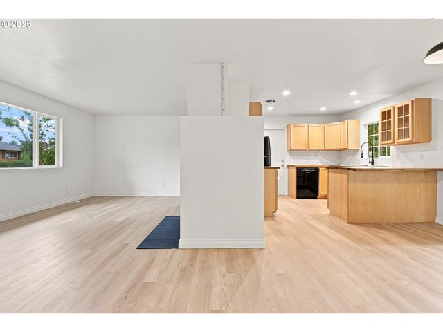 11395 Sw 13TH St, Beaverton, OR 97005