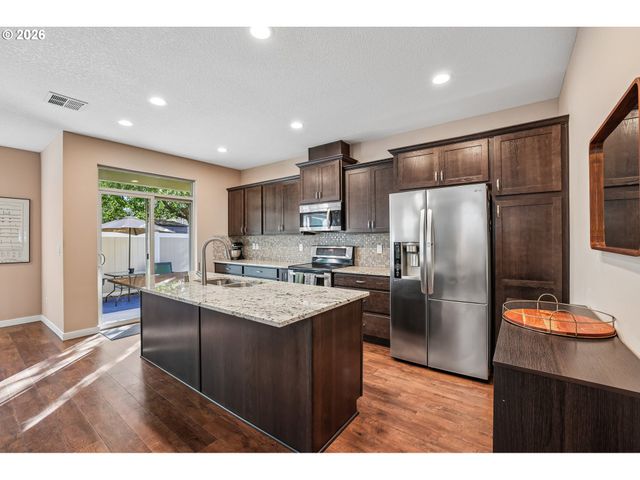 7631 Ne 61ST Way, Vancouver, WA 98662