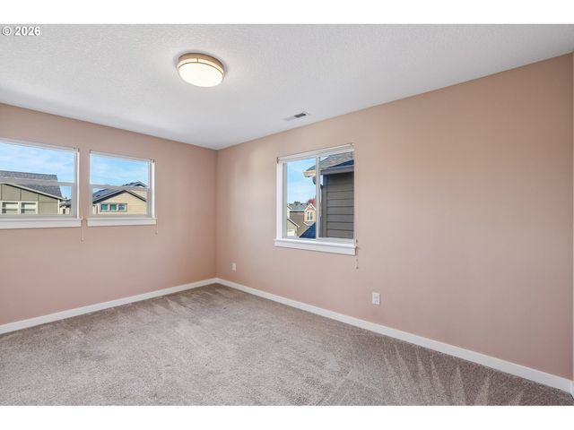 7631 Ne 61ST Way, Vancouver, WA 98662