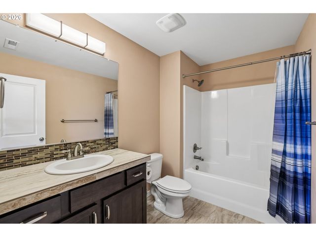 7631 Ne 61ST Way, Vancouver, WA 98662