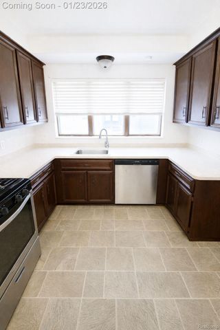 19405 Rock Street, Roseville, MI 48066