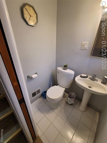 19405 Rock Street, Roseville, MI 48066