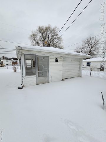 19405 Rock Street, Roseville, MI 48066