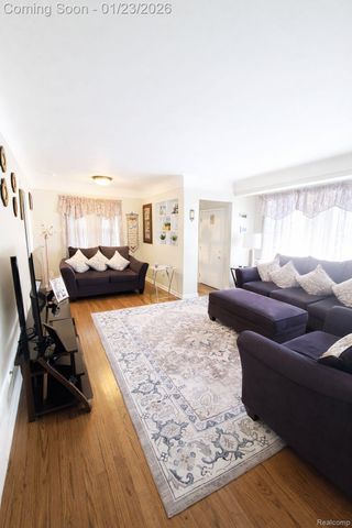 19405 Rock Street, Roseville, MI 48066