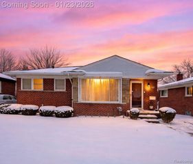 19405 Rock Street, Roseville, MI 48066