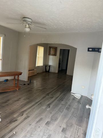 2738 Lawrence Street, Dallas, TX 75215