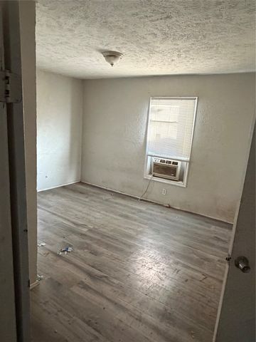 2738 Lawrence Street, Dallas, TX 75215