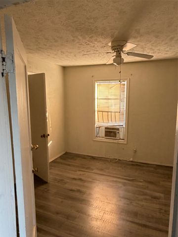 2738 Lawrence Street, Dallas, TX 75215