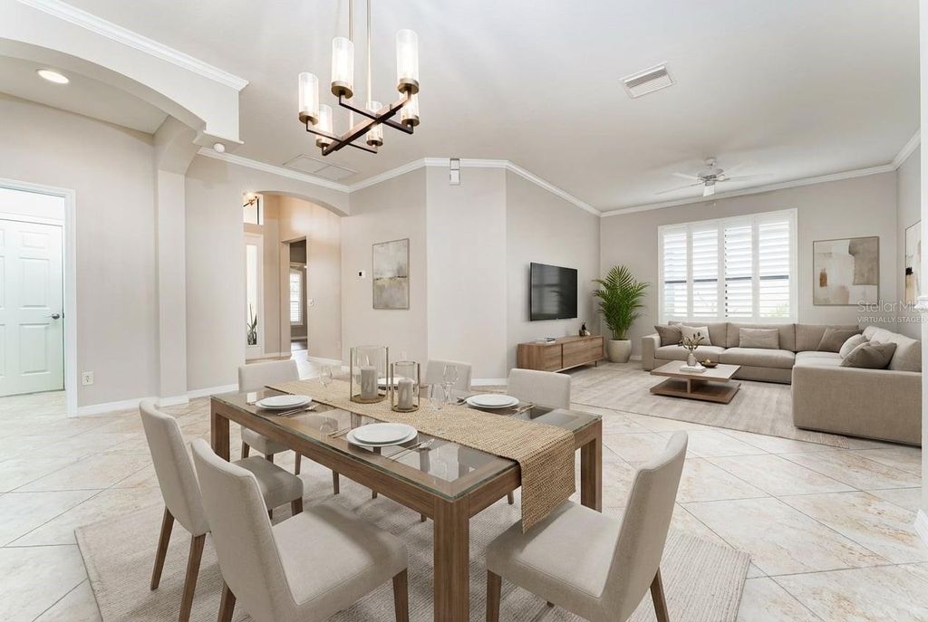 Image 11 of property listing at 304 SILVER FALLS DRIVE, Apollo Beach, FL 33572