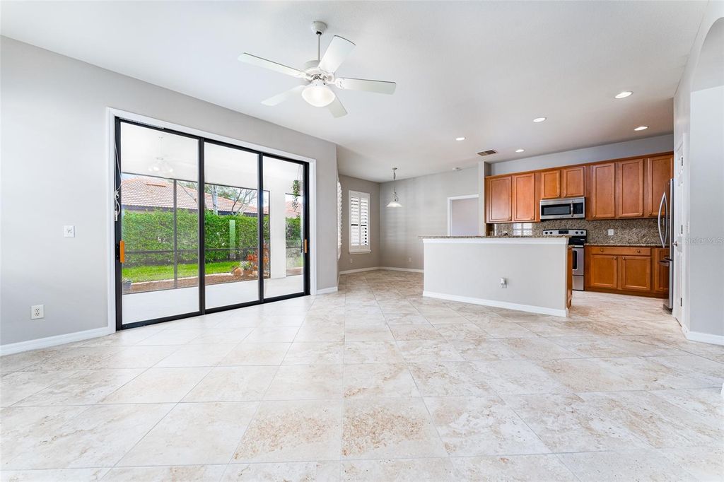 Image 19 of property listing at 304 SILVER FALLS DRIVE, Apollo Beach, FL 33572