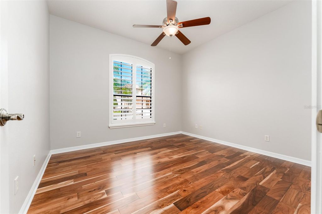 Image 29 of property listing at 304 SILVER FALLS DRIVE, Apollo Beach, FL 33572