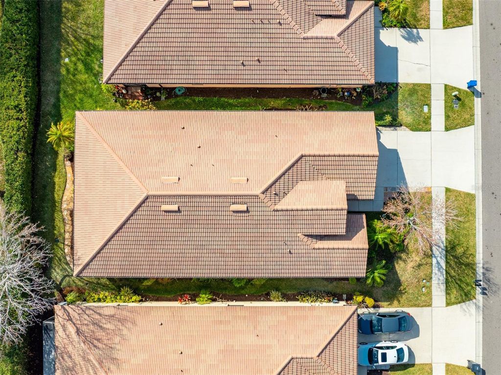 Image 34 of property listing at 304 SILVER FALLS DRIVE, Apollo Beach, FL 33572